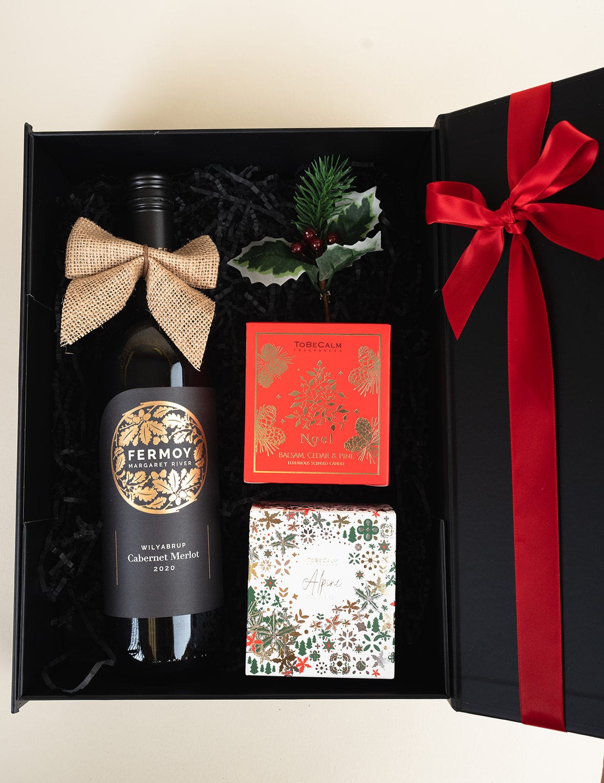 Wine & Christmas Scents Gift Hamper & Gift Baskets | Same Day Delivery ...